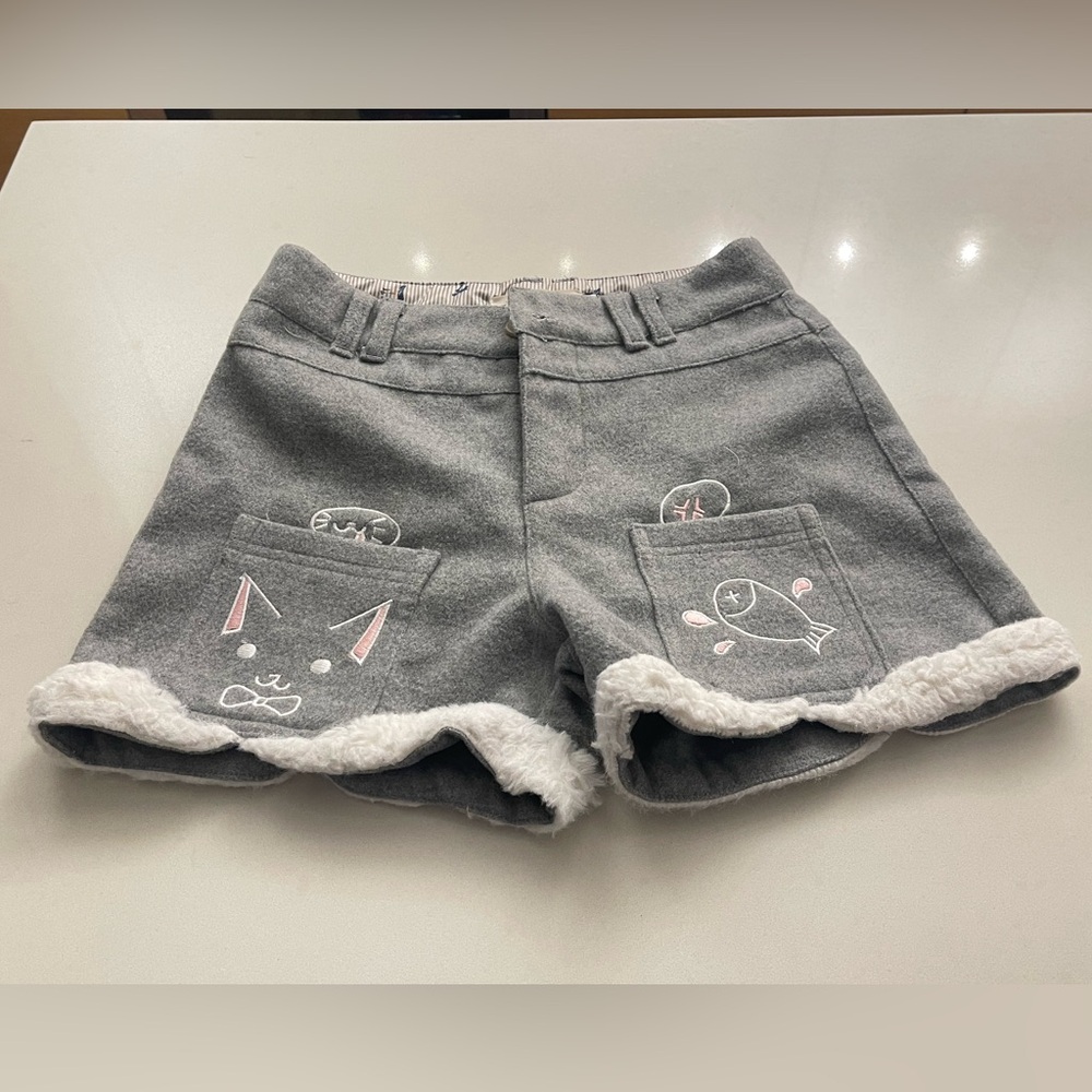 Cute Japanese style fall/winter short, gray and pink.